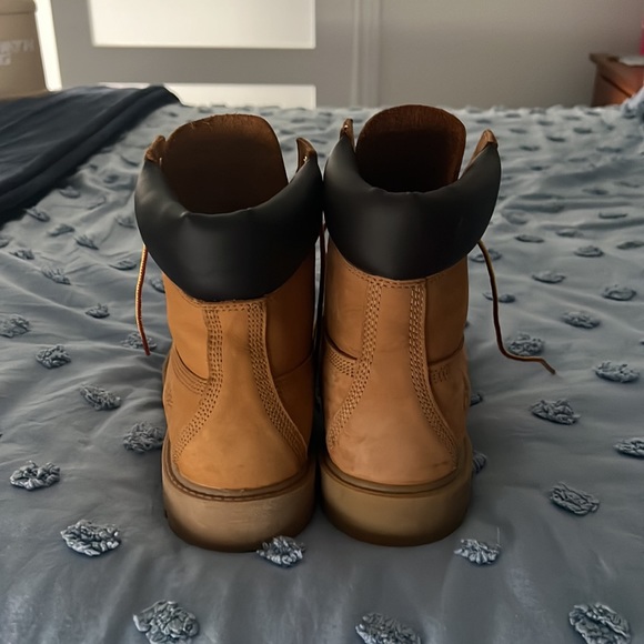 Worn a couple of times but have been cleaned and unworn for 1 year - Picture 3 of 4